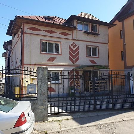 Apartament Mansarda Venus Râmnicu Vâlcea Exterior foto